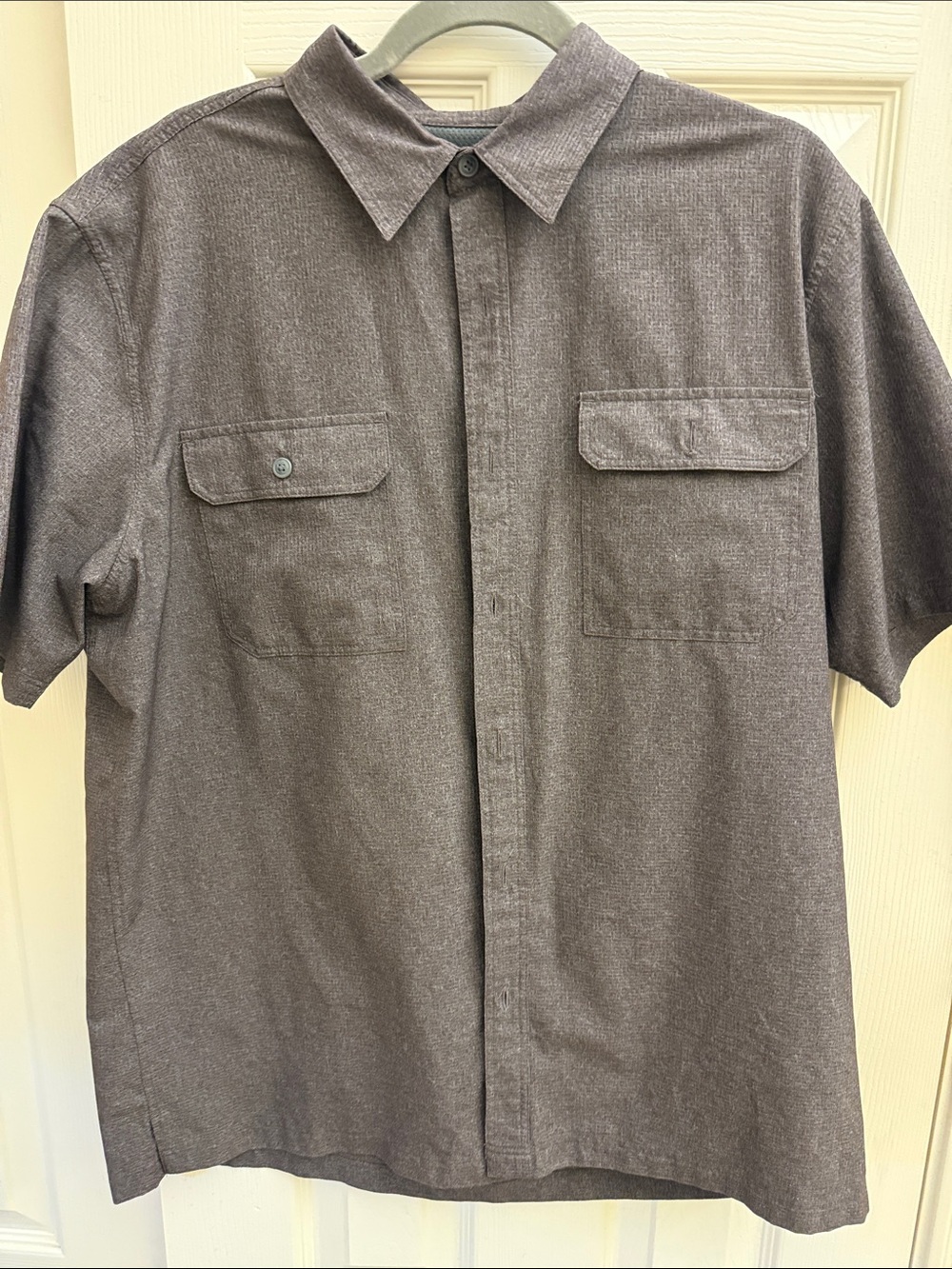 Men's Short-Sleeve Button-Up Shirt in Heather brown